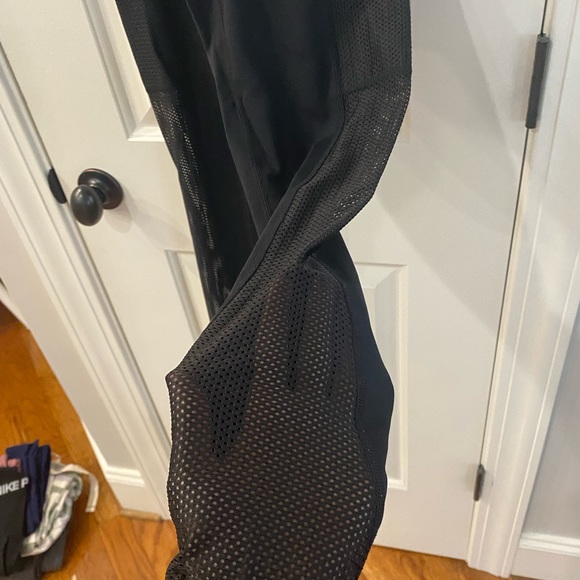Aerie Offline Black Mesh Athletic Leggings - Picture 3 of 5